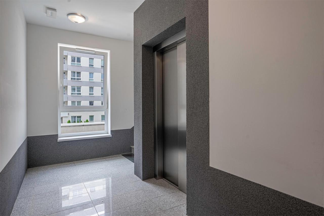 Lotnisko Chopina Modern Apartment Warsawa Bagian luar foto